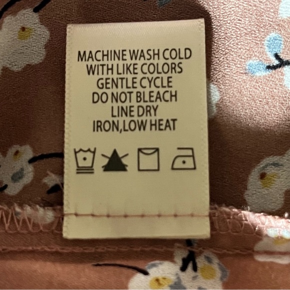 Max Studio Tie Front Floral Blouse - Picture 7 of 7